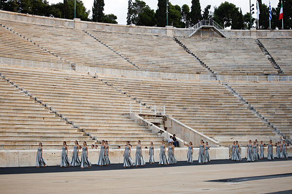 Übergabe des olympischen Feuers