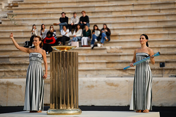 Übergabe des olympischen Feuers