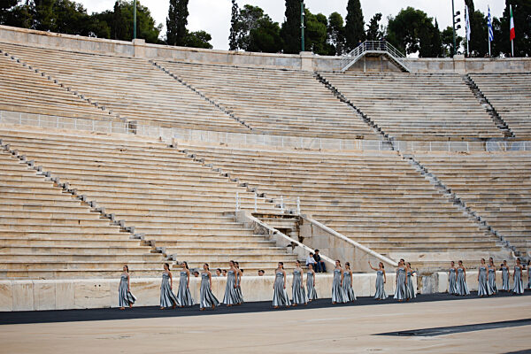 Übergabe des olympischen Feuers