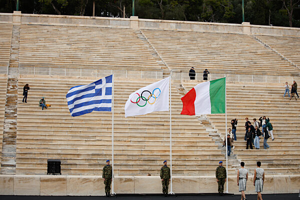 Übergabe des olympischen Feuers