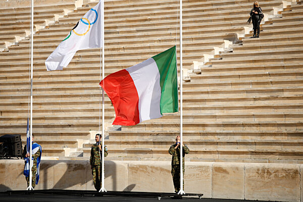 Übergabe des olympischen Feuers