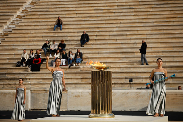 Übergabe des olympischen Feuers