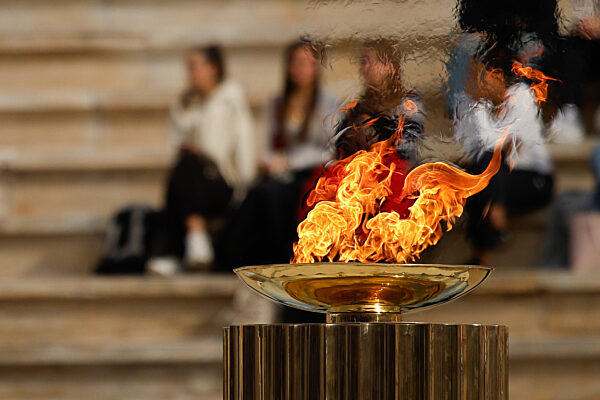Übergabe des olympischen Feuers