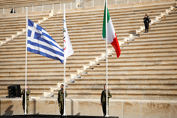 Übergabe des olympischen Feuers