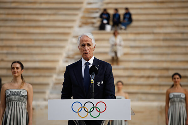 Übergabe des olympischen Feuers