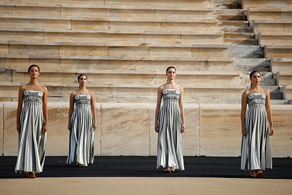 Übergabe des olympischen Feuers