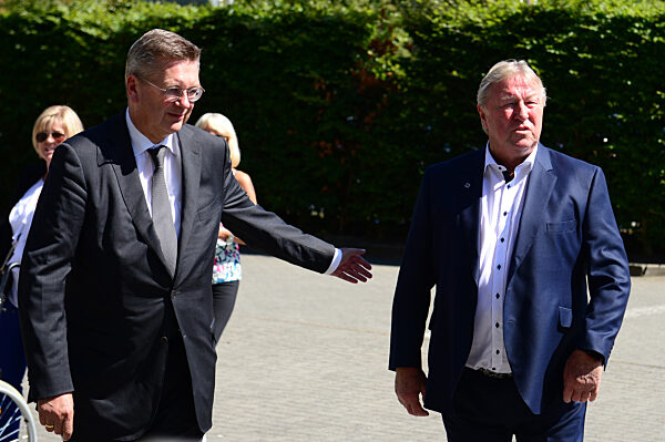 Fußball - Trauerfeier für Uwe Seeler im Volksparkstadion