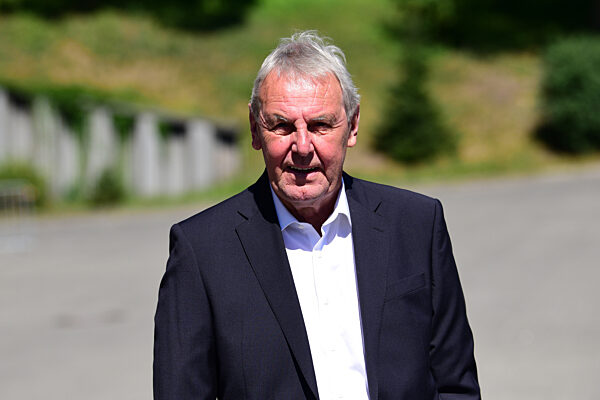 Fußball - Trauerfeier für Uwe Seeler im Volksparkstadion
