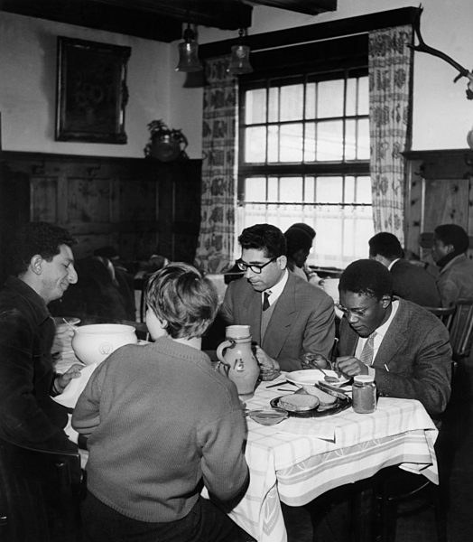 Students of the Goethe-Institute having a meal