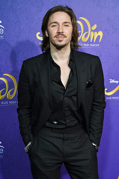 Musical Premiere Disneys Aladdin