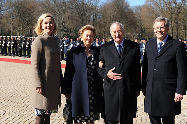 Bundespraesident Christian Wulff und seine Frau Bettina haben heute Koenig Albert II. u. Koenigin Paola im Schloss Belevue