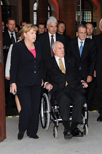 Kanzler der Einheit Ehrenbuerger Europas fuer Dr Dieter Frank. Helmut Kohl