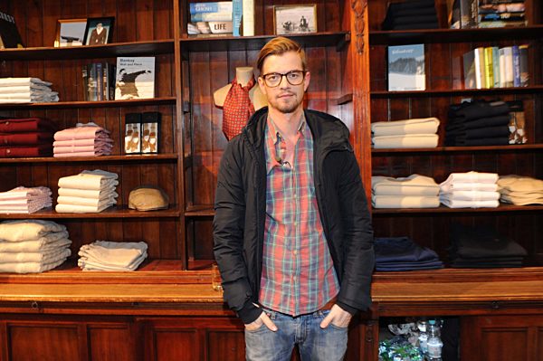 Robbie Williams stellt Collection von Farrell vor