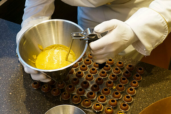 CNTV-24871- Lindt Dubai Schokolade