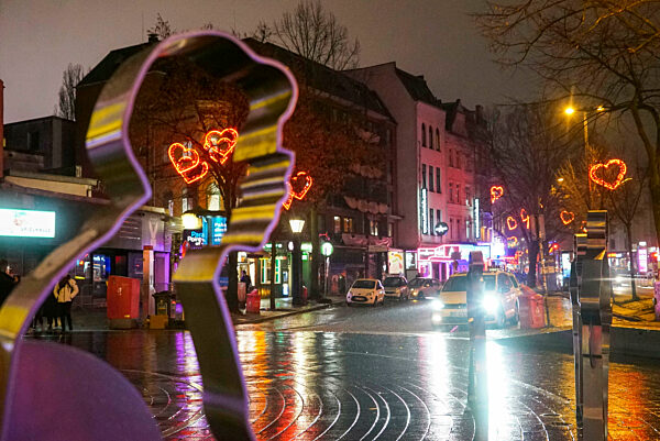 CNTV-24935 ST PAULI ROTE HERZEN