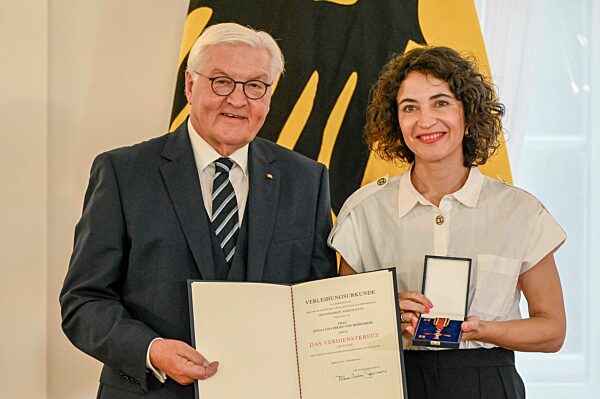 abb-Steinmeier verleht Verdienstorden