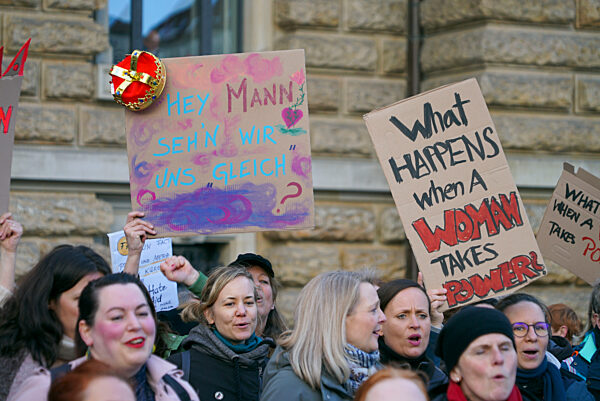 ABB/ Demo gegen Deepfakes
