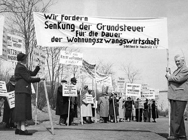 Protest von Berliner Hausbesitzern 1958