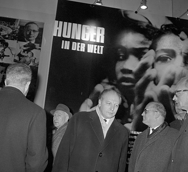 Bundesminister Scheel besucht Grüne Woche