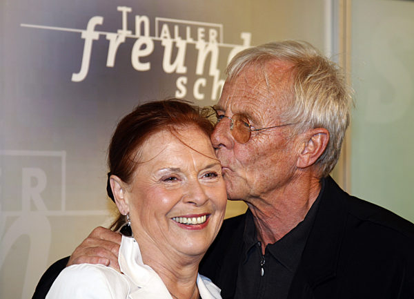 Die Schauspieler Rolf Becker (Otto Stein) und Ursula Karusseit (Charlotte...