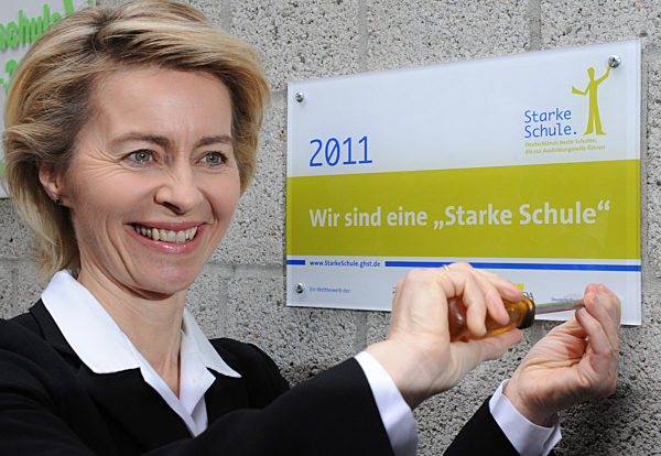 Von der Leyen besucht Stadtteilschule