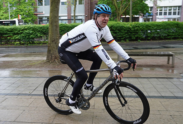 Schauspieler Rohde startet Spendenaktion "HerzRadtour"