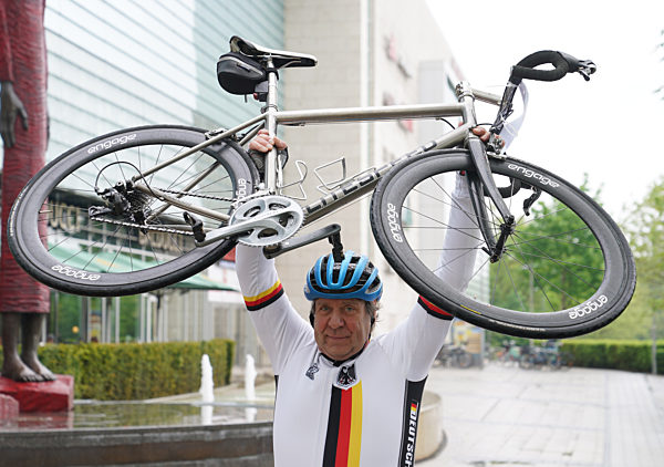 Schauspieler Rohde startet Spendenaktion "HerzRadtour"