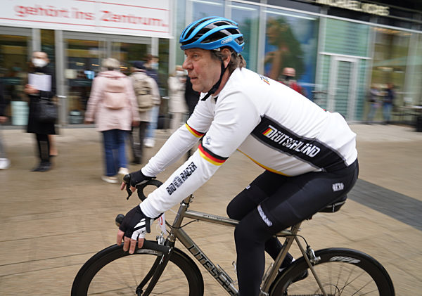 Schauspieler Rohde startet Spendenaktion "HerzRadtour"