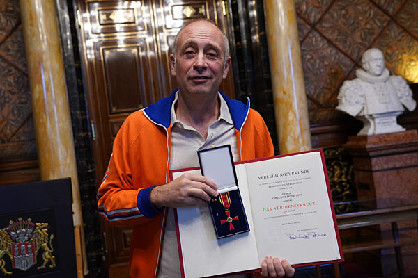 Bundesverdienstkreuz für Kabarettist Alfons