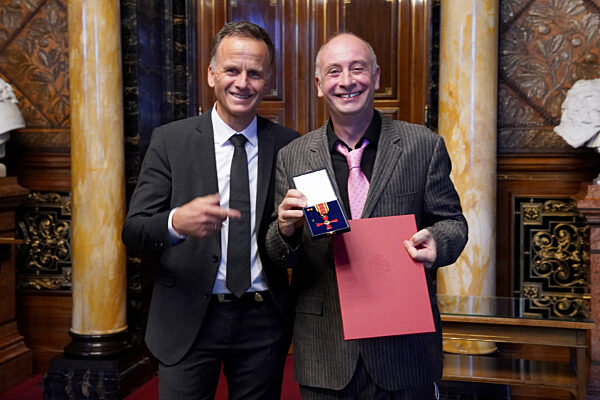 Bundesverdienstkreuz für Kabarettist Alfons