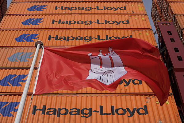 Taufe Containerschiff "Berlin Express"