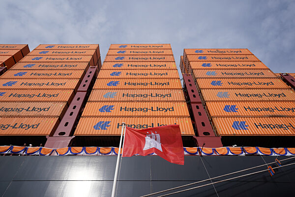 Taufe Containerschiff "Berlin Express"