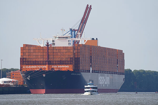 Taufe Containerschiff "Berlin Express"