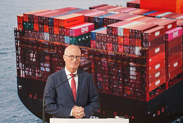 Taufe Containerschiff "Berlin Express"