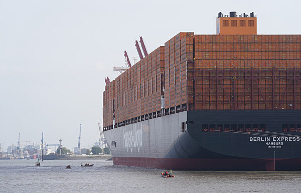 Taufe Containerschiff ãBerlin Express"