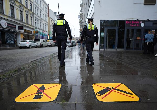 Neue Piktogramme Glasflaschen- und Waffenverbot auf dem Kiez