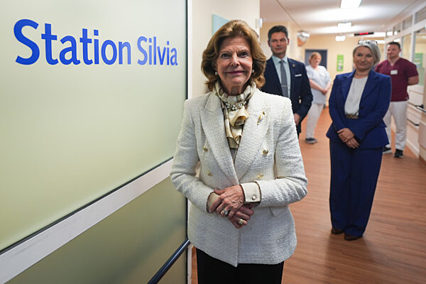 Königin Silvia von Schweden besucht
Demenzstation