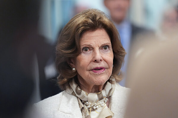 Königin Silvia von Schweden besucht
Demenzstation