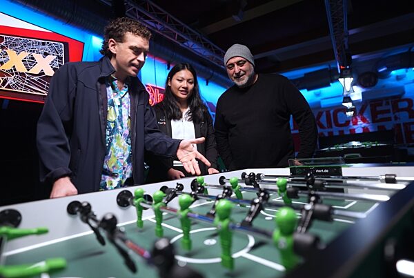 Kickern mit „Großstadtrevier“-Ensemble