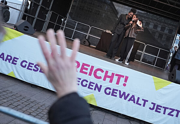 Demonstration gegen sexualisierte Gewalt gegen Frauen