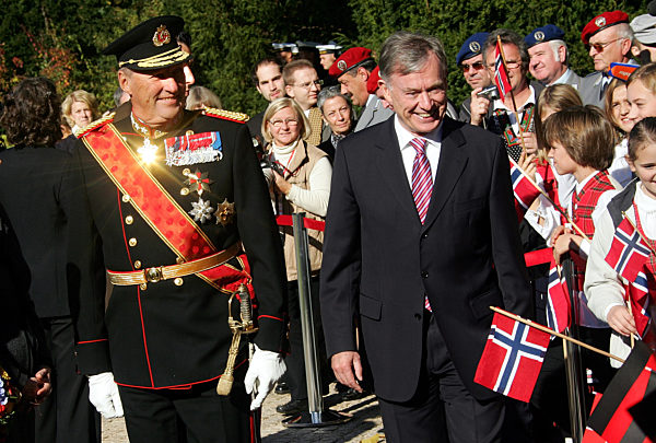 Norwegisches Königspaar in Deutschland - Empfang durch Köhler