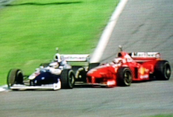 Kollision zwischen Schumacher und Villeneuve