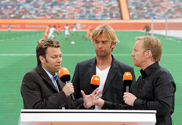 ZDF-Moderator Johannes B. Kerner (r.) spricht am 17.06...