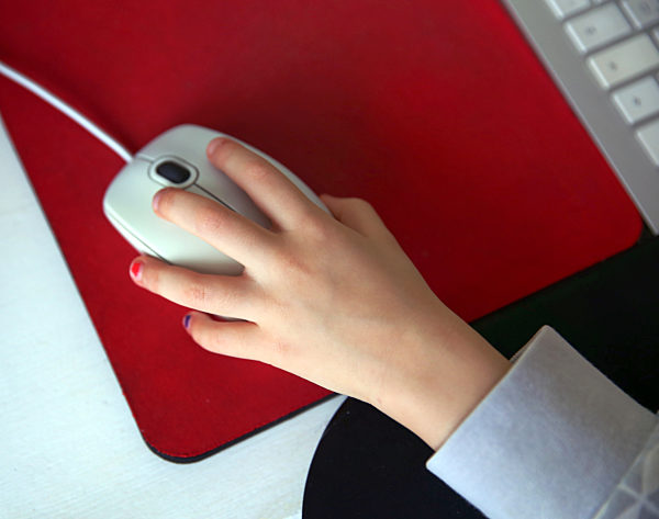 Maedchen am Computer