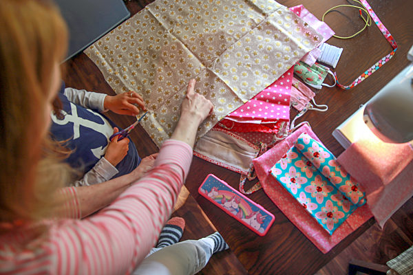 Coronavirus - Selbstgenaehter Mundschutz