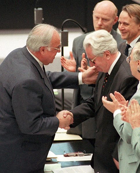 Hans-Jochen Vogel verabschiedet sich von parlamentarischer Arbeit