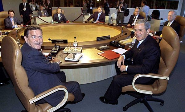 G-8-Gipfel in Kanada - Schröder und Bush
