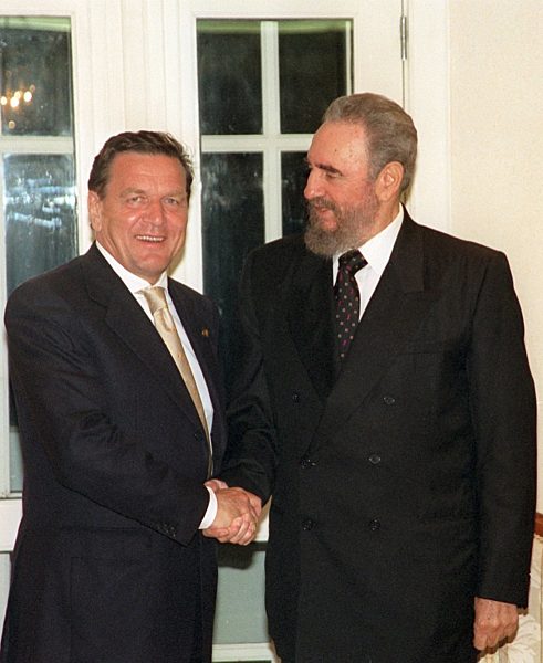 Bundeskanzler Schröder trifft Castro in Rio