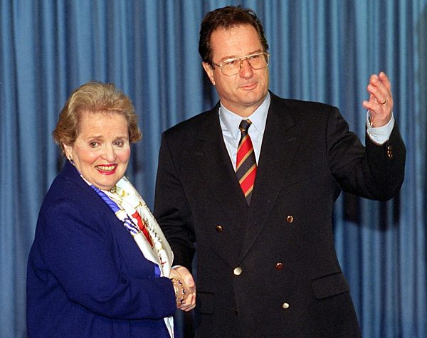 Kinkel begrüßt US-Außenministerin Albright in Bonn