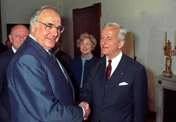 Kohl gratuliert von Weizsäcker zum 70. Geburtstag
